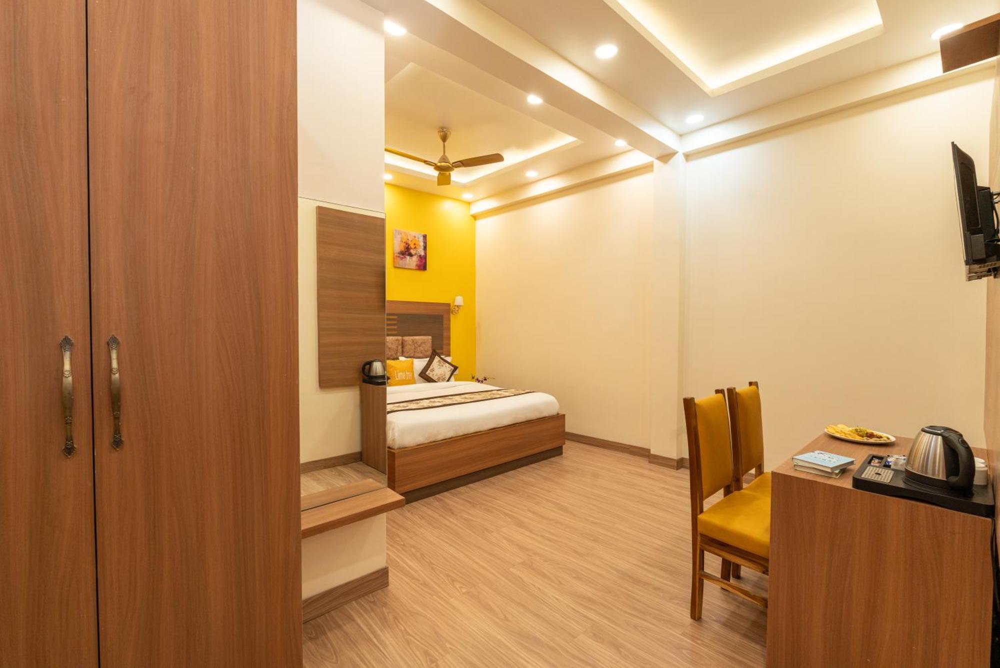 Lime Tree Hotel & One Bhk Serviced Apartment Noida - Sector 50 Metro Екстериор снимка