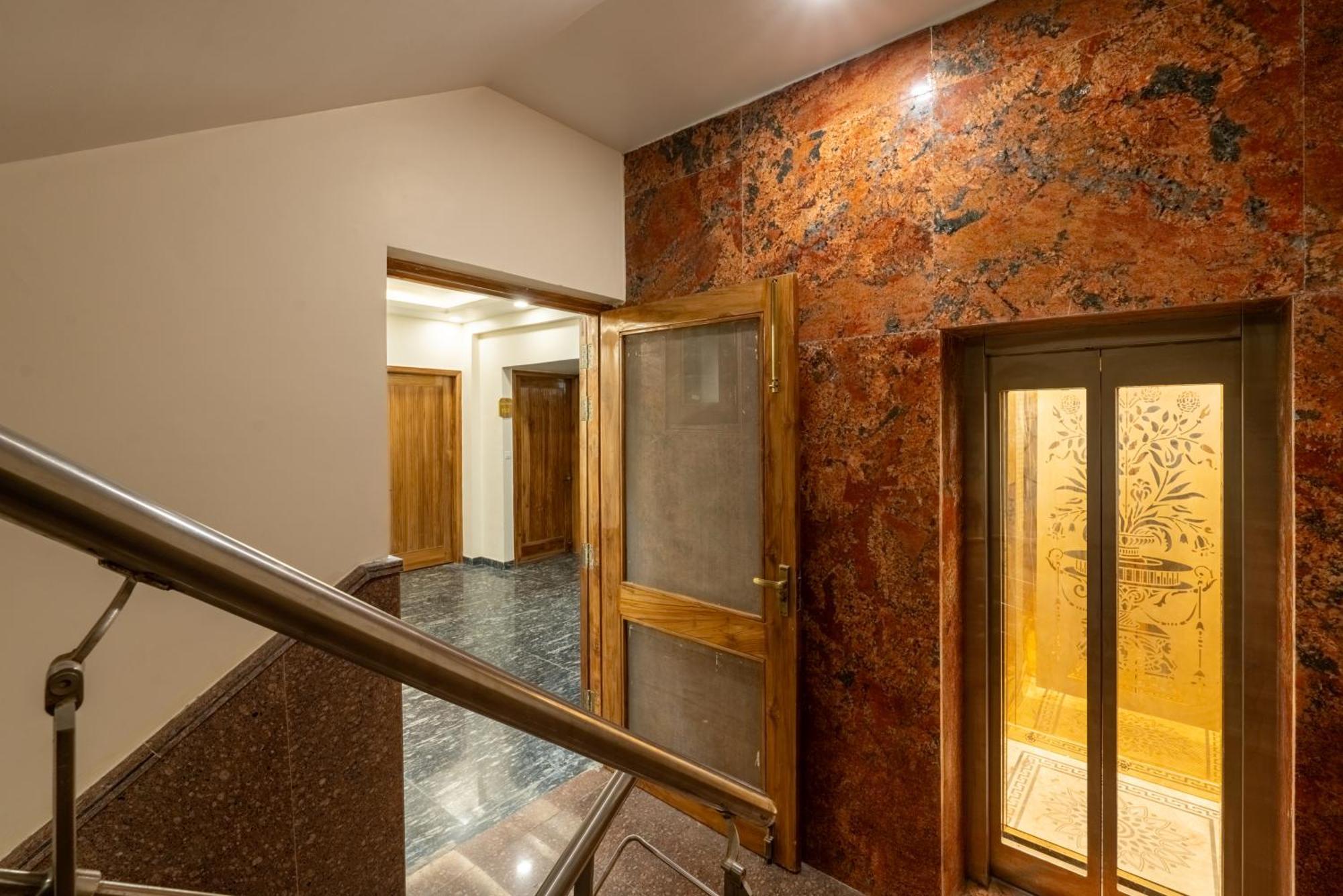 Lime Tree Hotel & One Bhk Serviced Apartment Noida - Sector 50 Metro Екстериор снимка